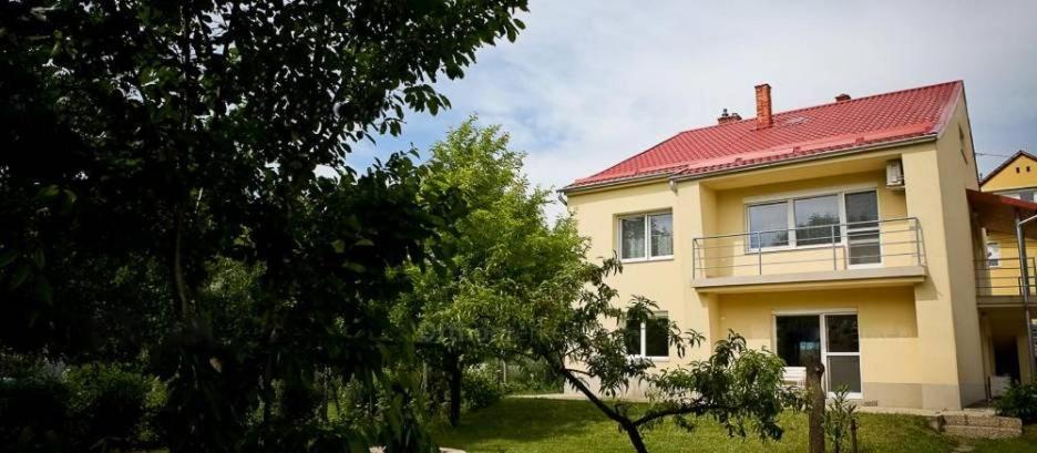 Stardust Apartman Pécs Eksteriør billede