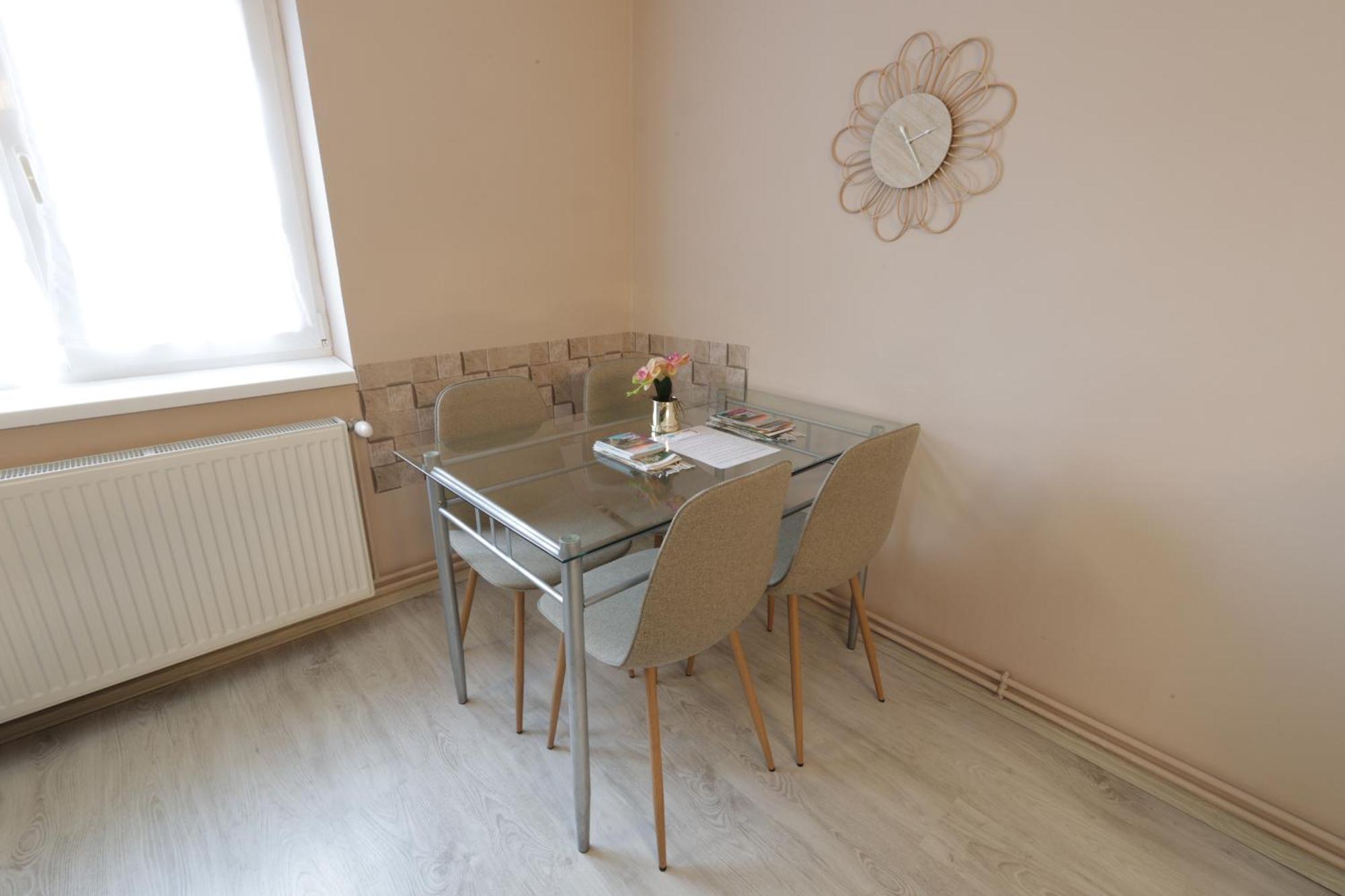 Stardust Apartman Pécs Eksteriør billede
