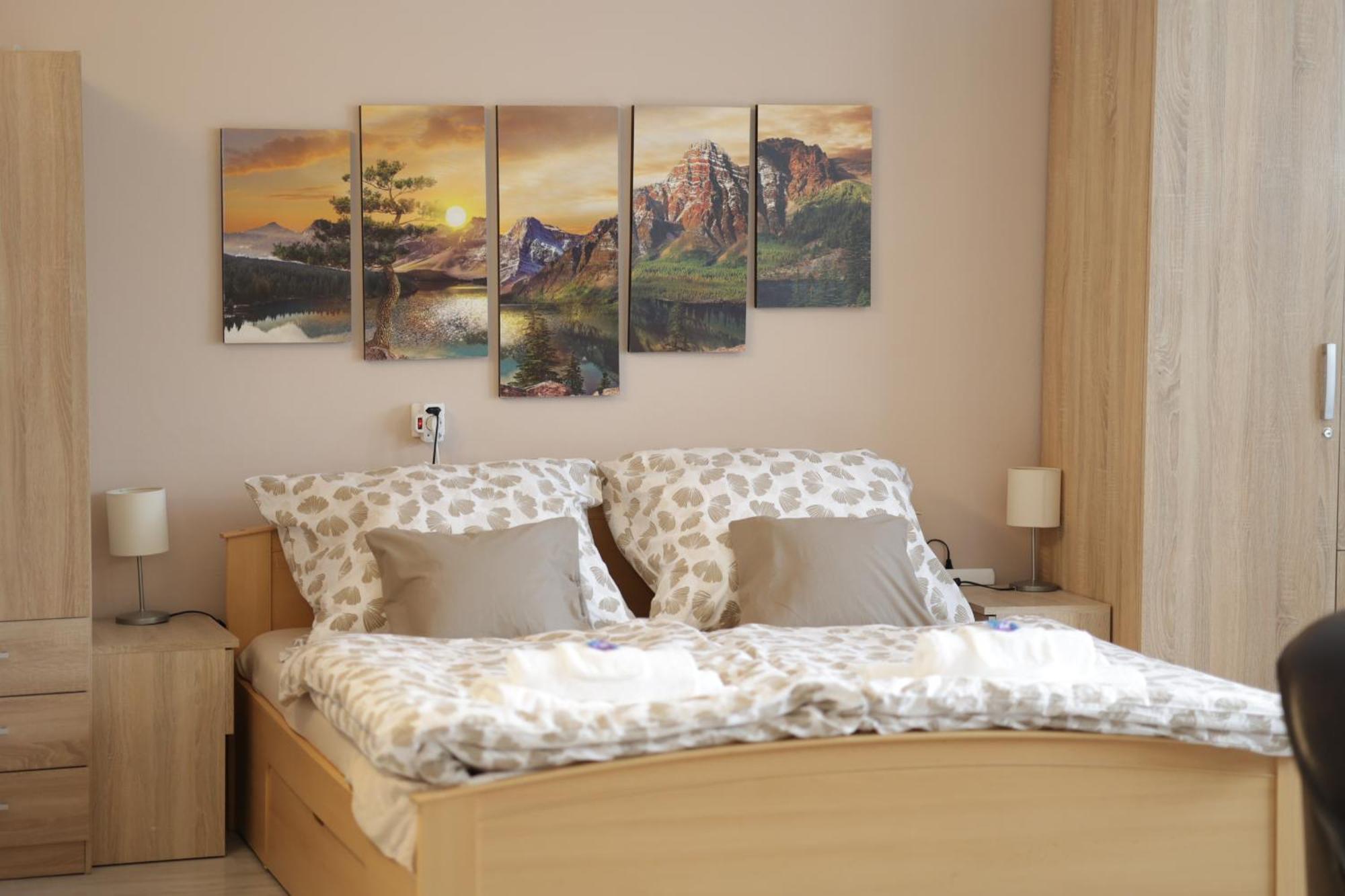 Stardust Apartman Pécs Eksteriør billede