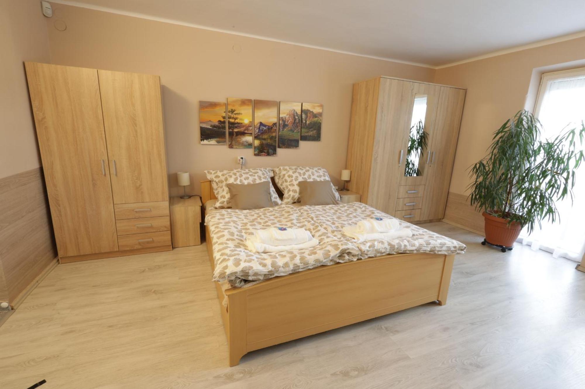 Stardust Apartman Pécs Eksteriør billede