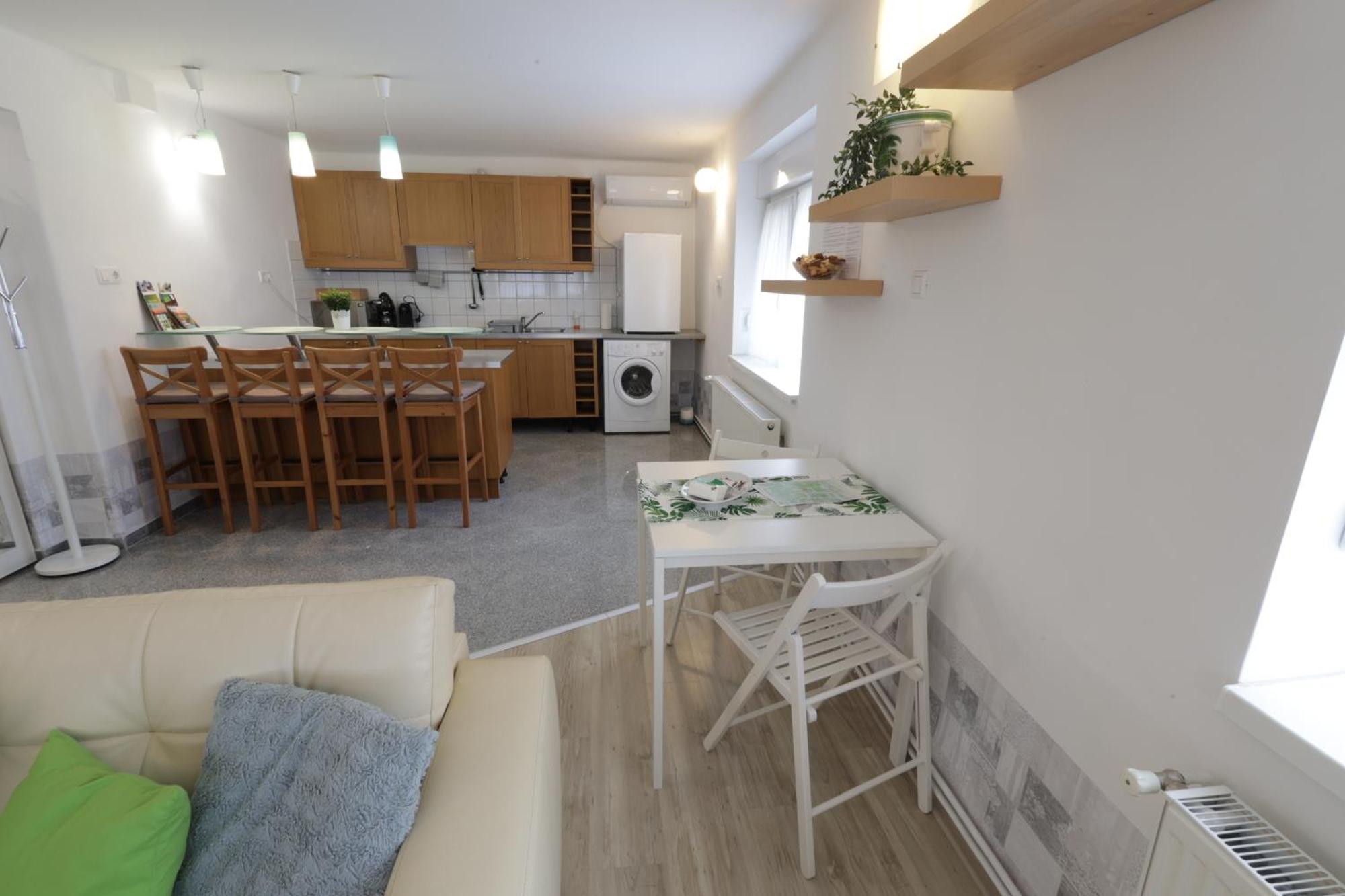 Stardust Apartman Pécs Eksteriør billede
